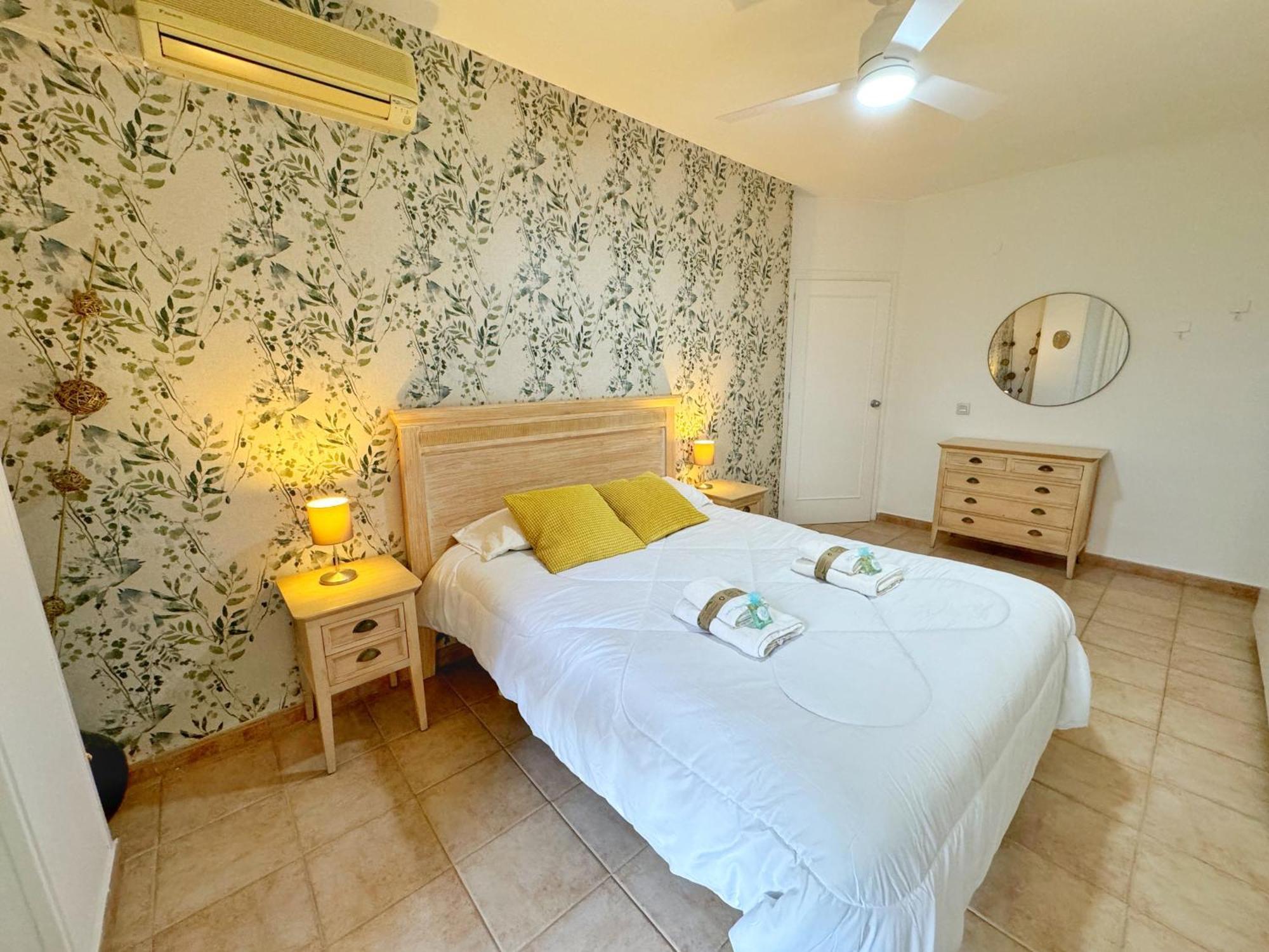 797 Holiday Rentals- Precioso Piso Con Vistas Al Jardin En Benalbeach Бенальмадена Экстерьер фото